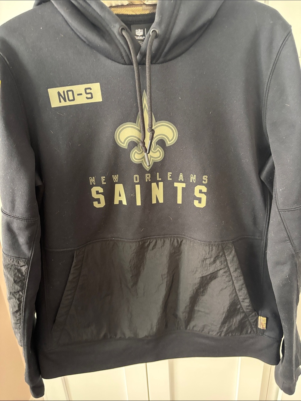 New Orleans Saints Black Pullover Hoodie with Team Crest